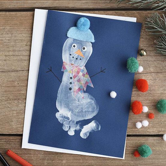 ideas%5Fhow%2Dto%2Dmake%2Dhand%2Dand%2Dfootprint%2Dchristmas%2Dcards%5Fsnowman%5F13.jpg?sw=554&q=85