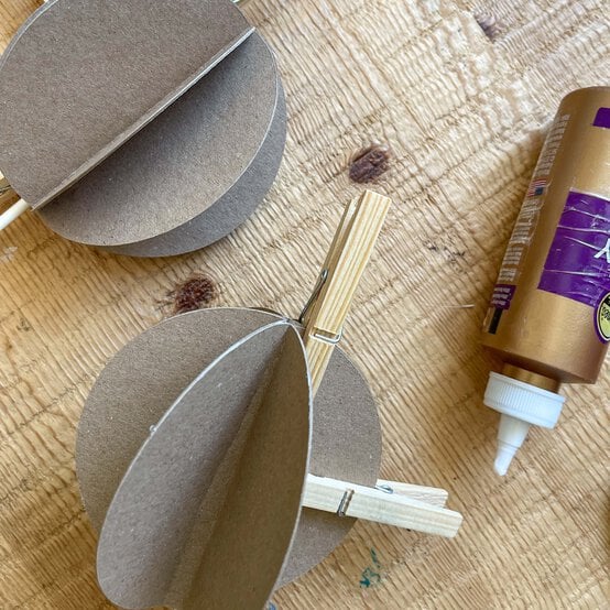 floral-topped-signs-10.jpg?sw=554&q=85