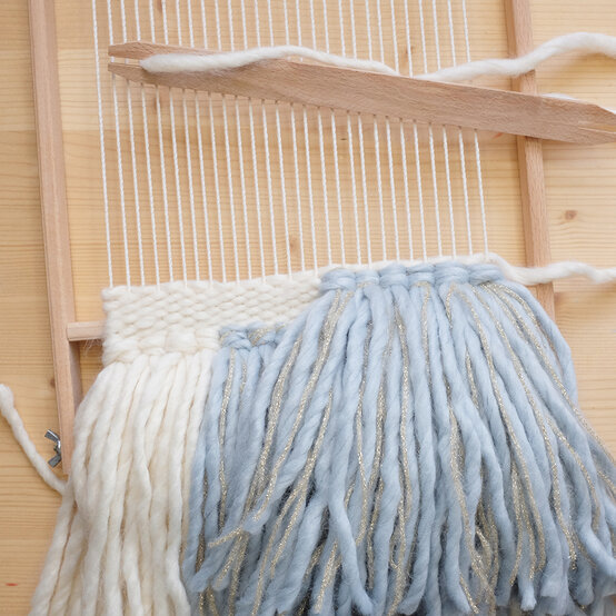 how_to_make_-a_floral_weave_19.jpg?sw=554&q=85