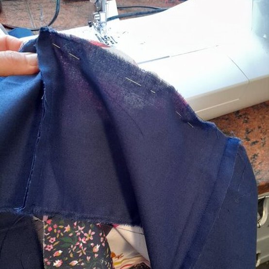 how_to_make_a_flower_floor_cushion_5a.jpg?sw=554&q=85