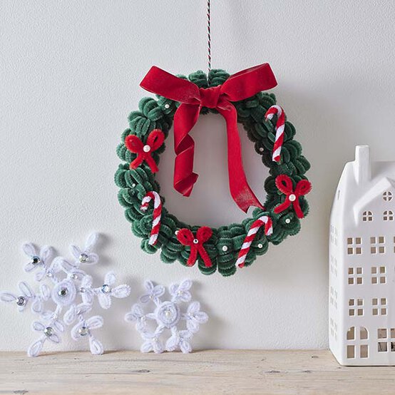 ideas%5Fpipe%2Dcleaner%2Dchristmas%2Dcrafts%5Fwreath%5Ffinished.jpg?sw=554&q=85