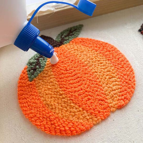 ideas%5Fhow%2Dto%2Dmake%2Dautumn%2Dpunch%2Dneedle%2Dcoasters%5Fstep%2D5b.jpg?sw=554&q=85