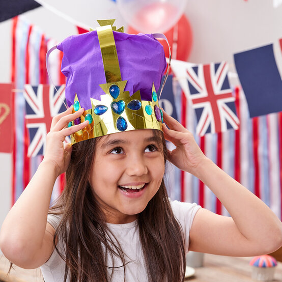 idea_coronation-party-ideas_showstopping.jpg?sw=554&q=85