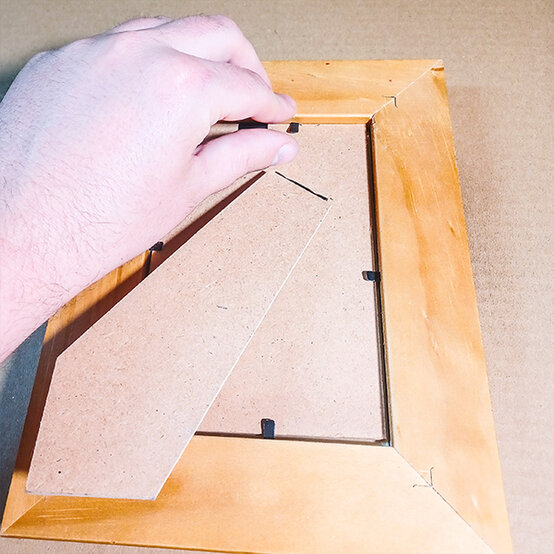 Frame%20Spray%20Paint_%20Step1a.jpg?sw=554&q=85