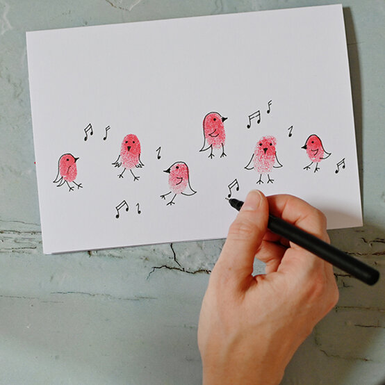 Idea_kids-christmas-cards-to-make_step6c.jpg?sw=554&q=85