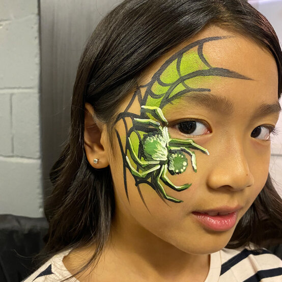 idea_halloween-face-paint-ideas_step3b.jpg?sw=554&q=85