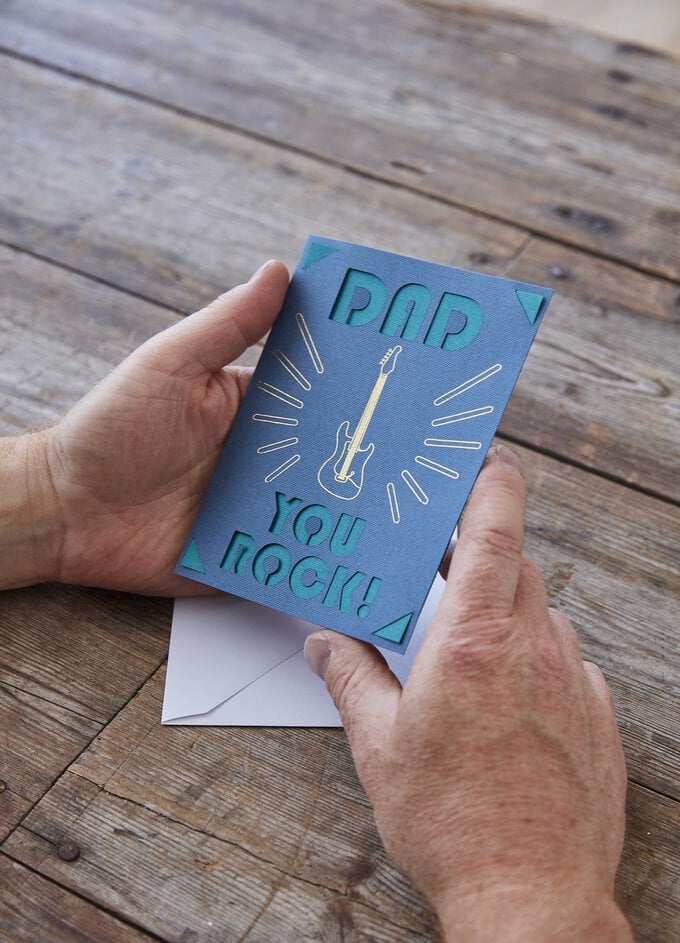 cricut_how-to-make-a-foiled-fathers-day-card_hero.jpg?sw=680&q=85
