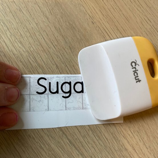 Storage%20Jar%20Labels_Step9.jpg?sw=554&q=85