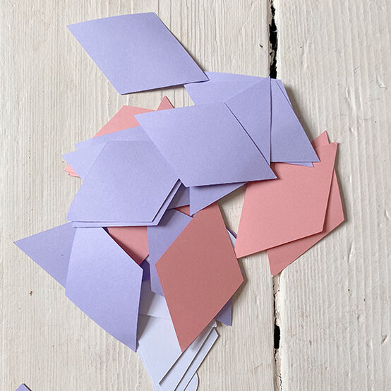 balloon-lantern-tail-step1.jpg?sw=554&q=85