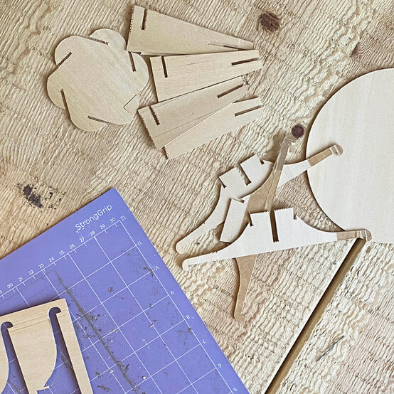 wooden-cake-stand_step6.jpg?sw=554&q=85