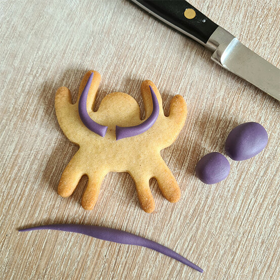 halloween-biscuits-12a.jpg?sw=554&q=85