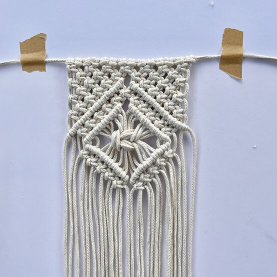 Idea_How-to-Make-a-Wedding-Macrame-Bouquet-Wrap_Step20.JPG?sw=554&q=85