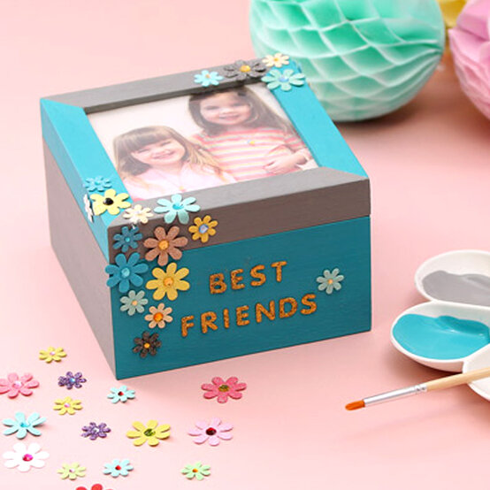 best-friend-box.jpg?sw=554&q=85