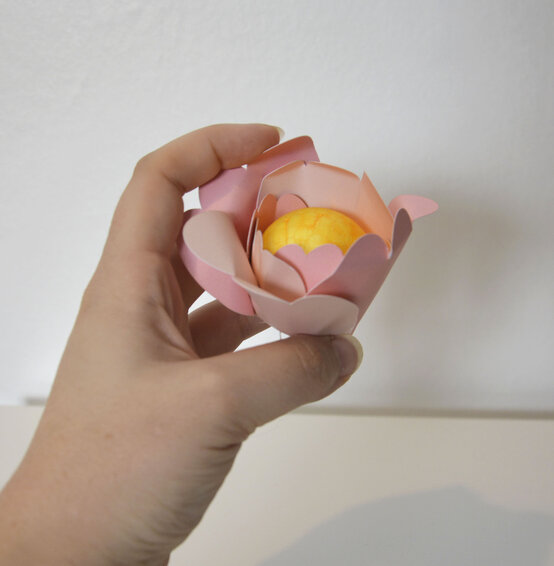 cricut_how_to_create_a_floral_bunny_wreath_step9_3.jpg?sw=554&q=85