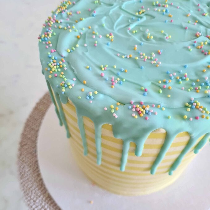 Idea_how-to-make-a-layered-easter-cake_step5c.jpg?sw=680&q=85