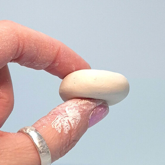 idea%5Fnovelty%2Dchristmas%2Ddecorations%2Dfrog%5Fstep%2D40.jpg?sw=554&q=85