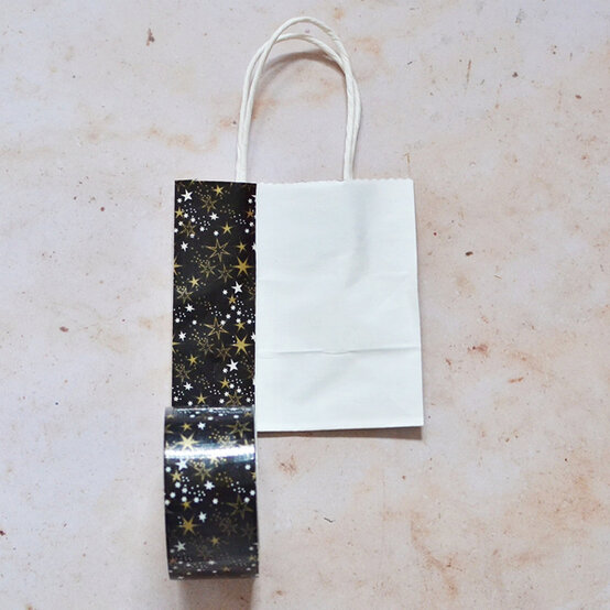 new-years-eve-kids-crafts5.jpg?sw=554&q=85