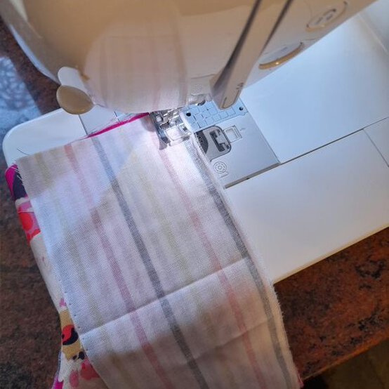 how_to_make_a_decorative_floor_pillow_2a.jpg?sw=554&q=85