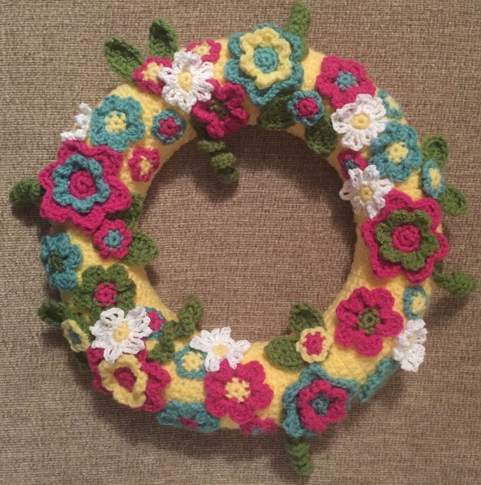 How to Make a Crochet Flower Wreath | Hobbycraft
