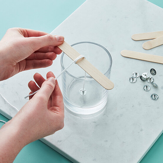 600x600_GSI_Candle_Making_Step1.jpg?sw=554&q=85