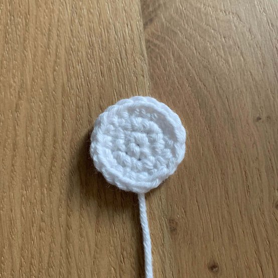 Idea_how-to-crochet-amigurumi-safari-animals_toucan_step6a.jpg?sw=554&q=85