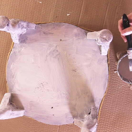 upcycle-footstool_step2.jpg?sw=554&q=85