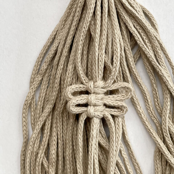 how_to_make_macrame_bunny_plant_pods_step-27.jpg?sw=554&q=85