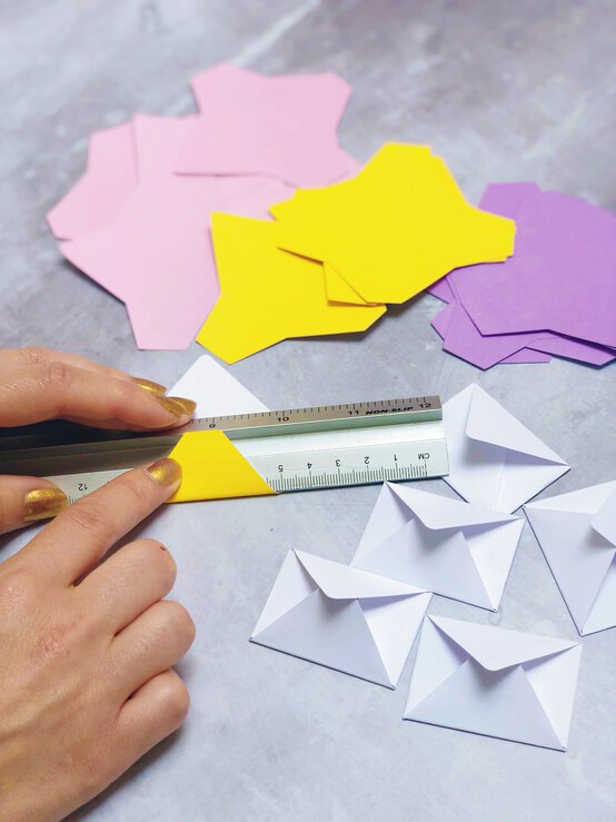 jh-step10-foldenvelopes.jpg?sw=554&q=85