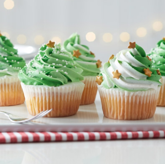 how-to-make-colour-swirl-christmas-cupcakeshero.png?sw=554&q=85