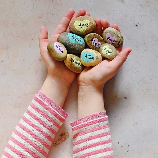 idea_summer-crafts-for-kids-for-under_pebbles.jpg?sw=554&q=85