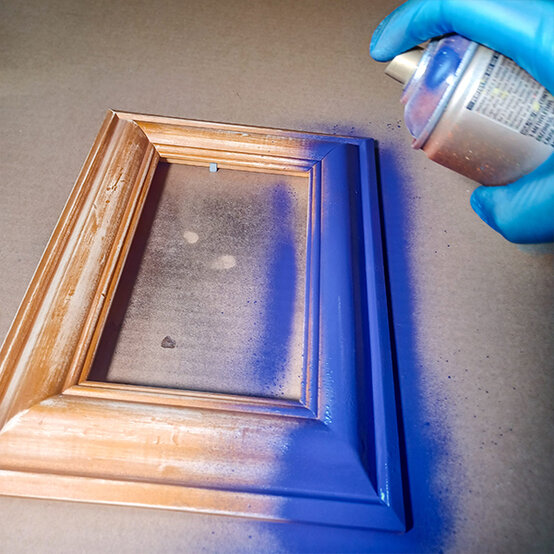 Frame%20Spray%20Paint_%20Step4b.jpg?sw=554&q=85