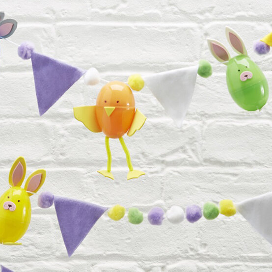 easter%2Degg%2Dhunt%2Dclues%2Dbunting.jpg?sw=554&q=85