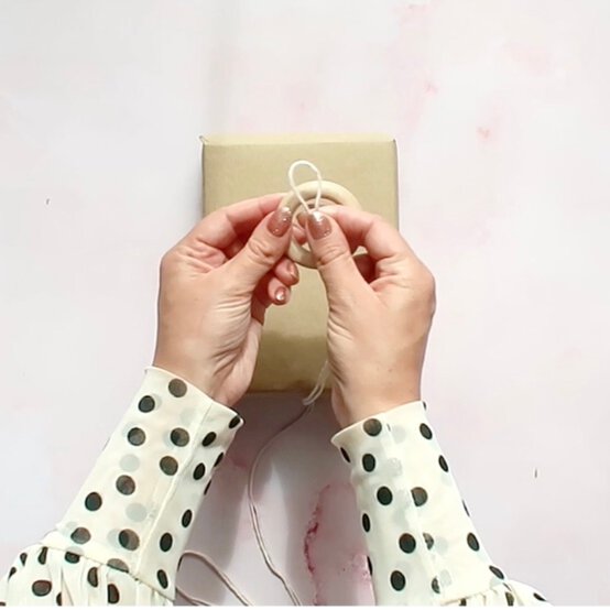 How_to_Gift_Wrap_with_your_yarn_scraps_Macrame%203.jpeg?sw=554&q=85