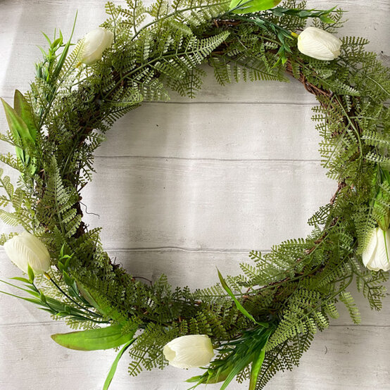 idea%5Fupdate%2Dspring%2Dwreath%2Dwith%2Dtulips%2D09.jpg?sw=554&q=85