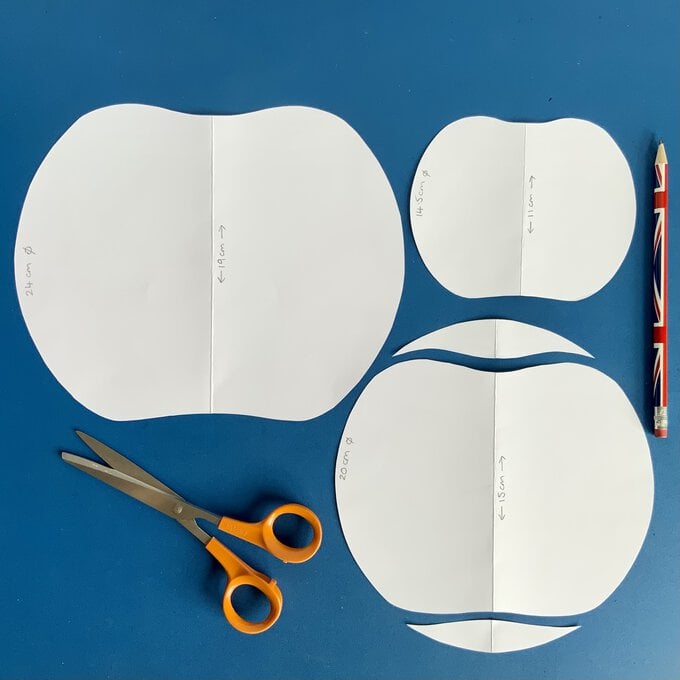 Idea_how-to-make-paper-pumpkins_step1.jpg?sw=680&q=85