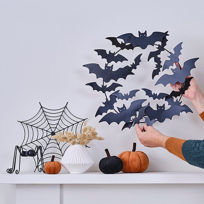 halloween-home-decor-ideas_bat-wreath.jpg?sw=680&q=85