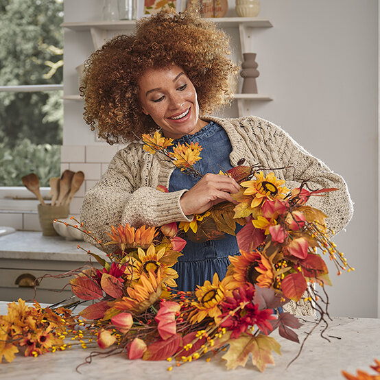 autumn%2Ddecor%2Dideas%5Fautumnal%2Dwreath.jpg?sw=554&q=85