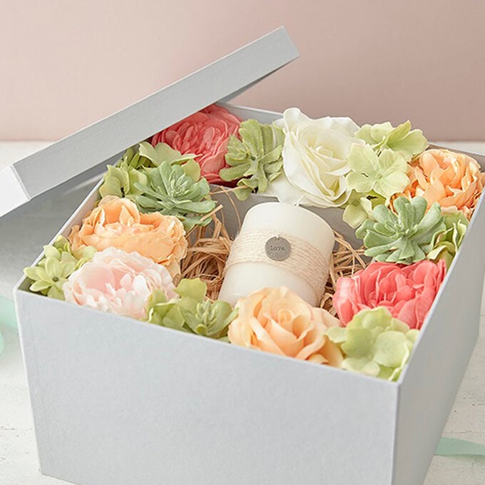 idea_mothers-day-gifts_giftbox.jpg?sw=680&q=85