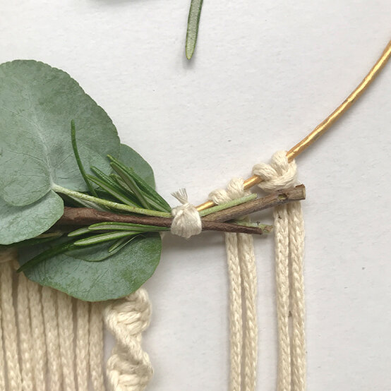 macrame-festive-wreath-12.jpg?sw=554&q=85