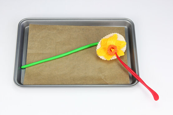 how_to_make_a_fimo_daffodil_step-13l.jpg?sw=554&q=85