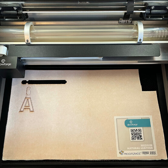 idea_glowforge-how-to-make-personalised-keyrings-alphabet_step3.jpg?sw=554&q=85