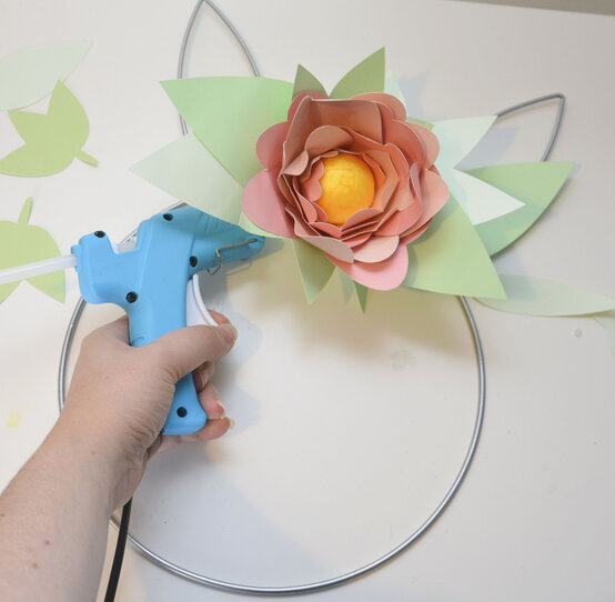 cricut_how_to_create_a_floral_bunny_wreath_step11.jpg?sw=554&q=85
