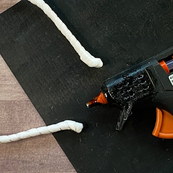 Idea_how-to-make-a-floral-bunny-headband_step9b.jpg?sw=554&q=85