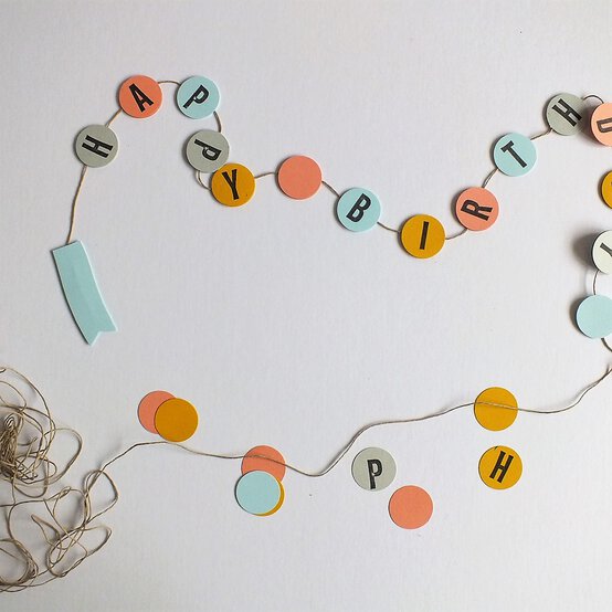 exploding_birthday_scrapbook_step_5.jpg?sw=554&q=85