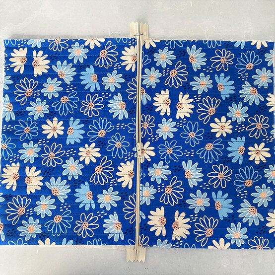 how-to-sew-a-quilted-makeup-bag_step12a.jpg?sw=554&q=85