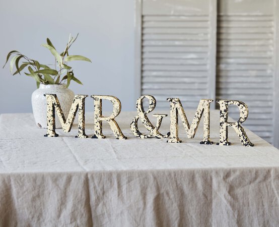 how-to-create-foiled-wedding-decor_hero.jpg?sw=554&q=85