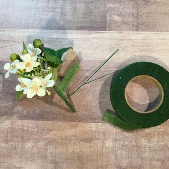 Idea_how-to-make-a-pink-floral-spring-wreath_step7.jpg?sw=554&q=85