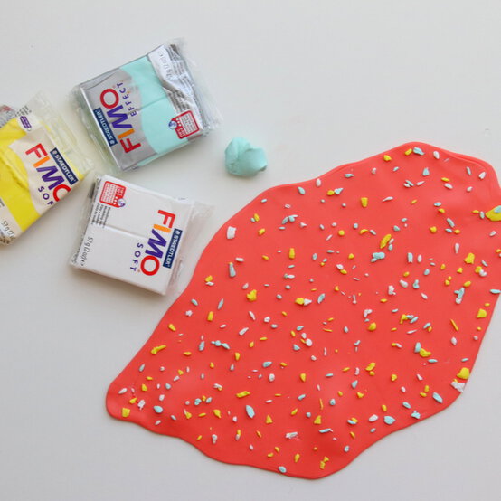 terrazzo_jewellery_white_and_mint_fimo_step_3.jpg?sw=554&q=85
