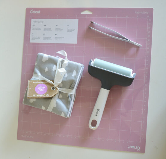 cricut_how_to_make_a_nursery_wall_hanging_step8.jpg?sw=554&q=85