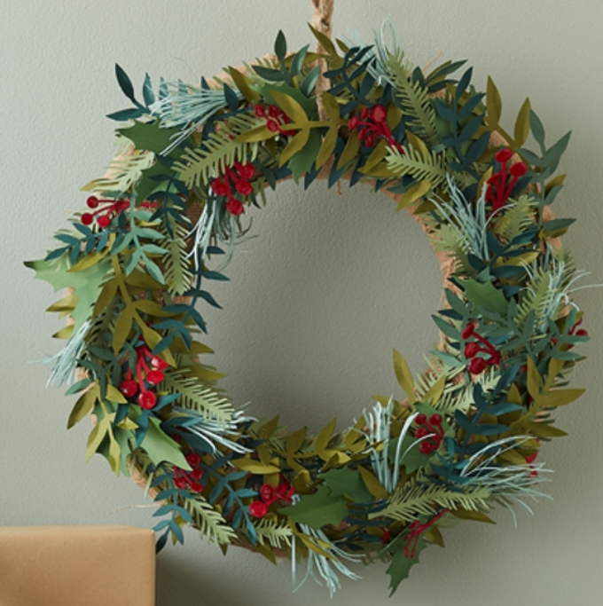 cricut-how-to-create-a-christmas-paper-foilage-wreath.png?sw=680&q=85